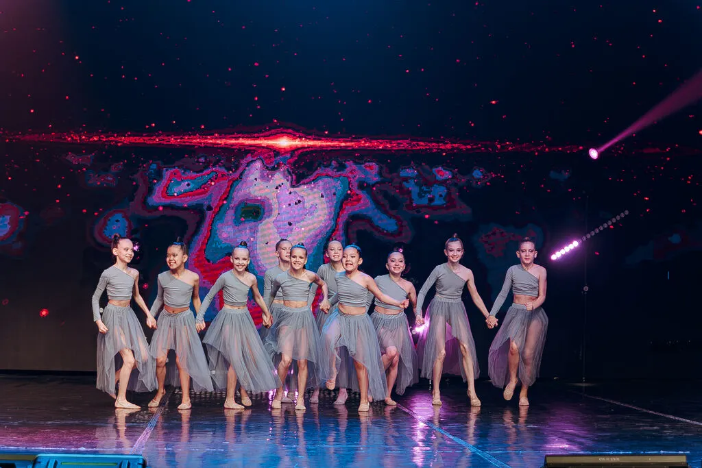1033